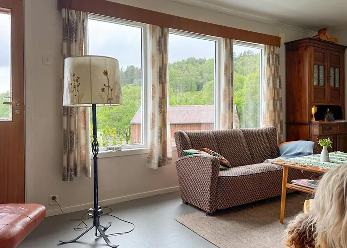 Feriehus 7 Bedroom Amazing In Nedre Vats