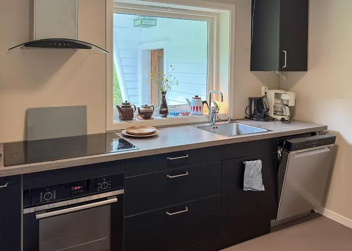 7 Bedroom Amazing In Nedre Vats Feriehus Stokka