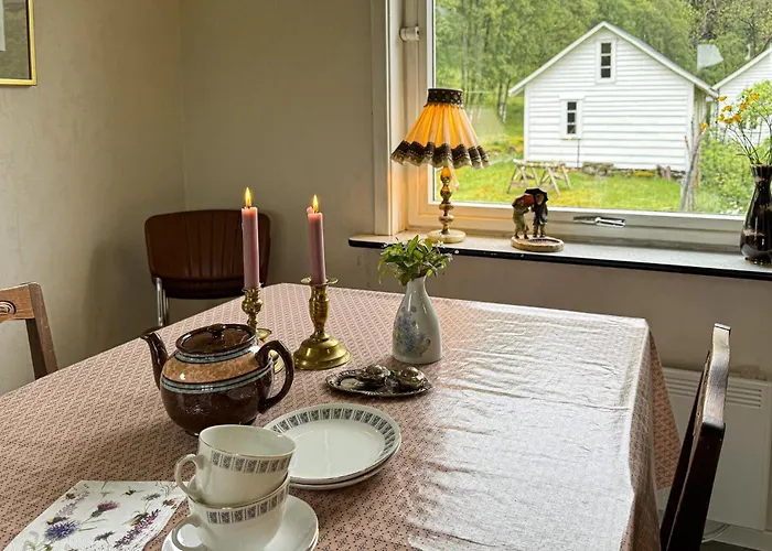 7 Bedroom Amazing In Nedre Vats Feriehus *