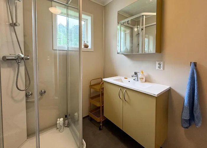 7 Bedroom Amazing In Nedre Vats Feriehus *