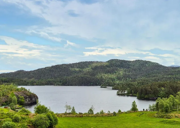 Feriehus 7 Bedroom Amazing In Nedre Vats